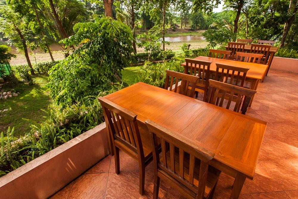 Riverhouse-The Teak House Mae Sariang Exteriér fotografie