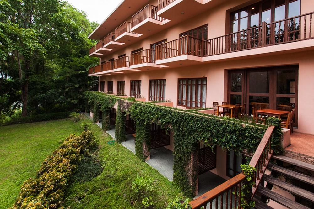 Riverhouse-The Teak House Mae Sariang Exteriér fotografie