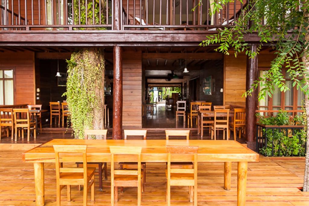 Riverhouse-The Teak House Mae Sariang Exteriér fotografie