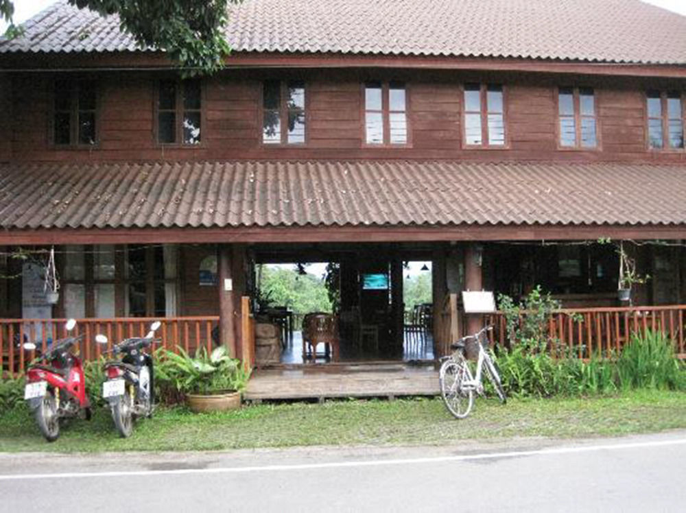 Riverhouse-The Teak House Mae Sariang Exteriér fotografie
