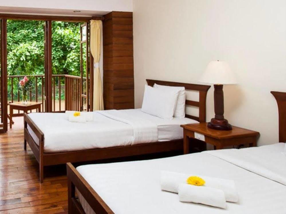Riverhouse-The Teak House Mae Sariang Exteriér fotografie